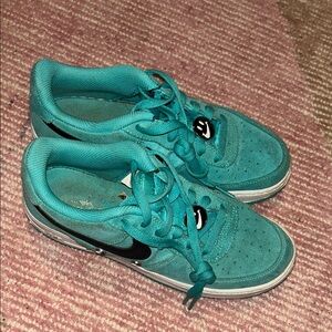 Nike Kids Turquoise Sneakers with Black Swoosh